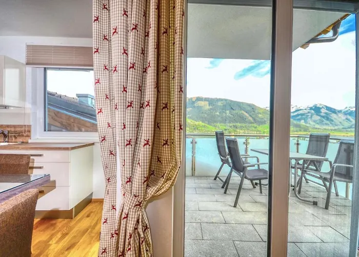 Konstanzia - By Alpen شقة